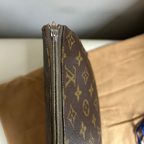 🦄 Louis Vuitton Poche Toilette NEW SAKS 5th AVENUE ERA - Picture 5 of 13